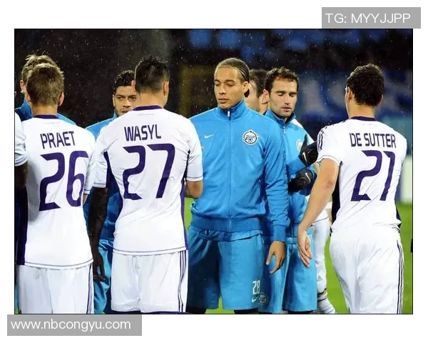 曼联与安德莱赫特激战正酣比分揭晓引发球迷热议