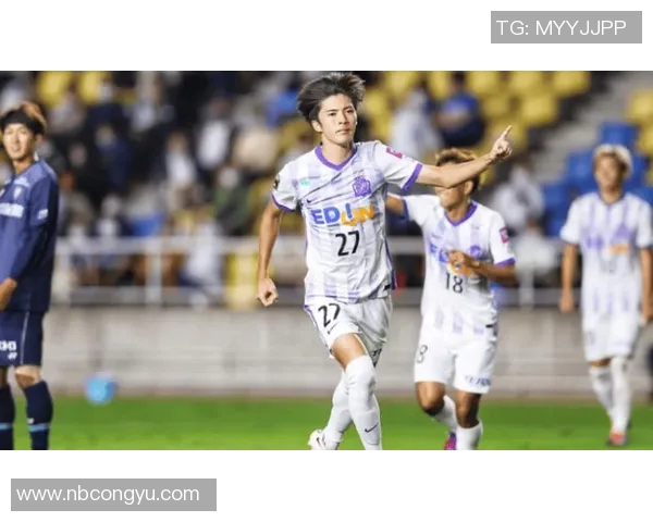 福冈黄蜂与广岛三箭激战正酣谁能在这场对决中笑到最后